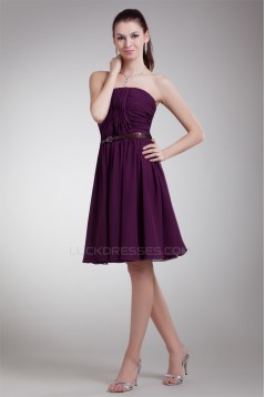 Sleeveless Strapless Knee-Length Chiffon Short Purple Bridesmaid Dresses 02010532